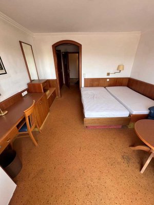 Möbliertes 1-Zimmer-Apartment mit Balkon - ab sofort!