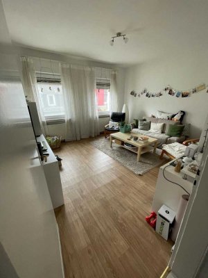 Modernisierte Wohnung mit zwei Zimmern und EBK in Hamm Süden - Nähe HSHL & OLG