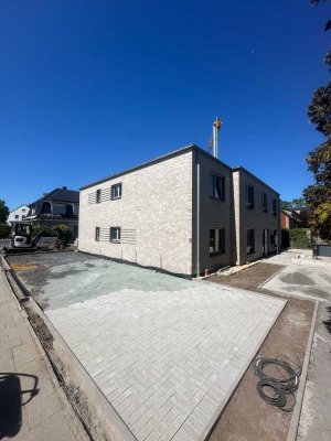 Moderne Erdgeschosswohnung im KfW-40-Neubau mit Garten, Terrasse & Stellplatz – Erstbezug