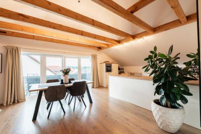 Helle, schön möblierte 4-Zimmer-Dachgeschosswohnung in Dasing