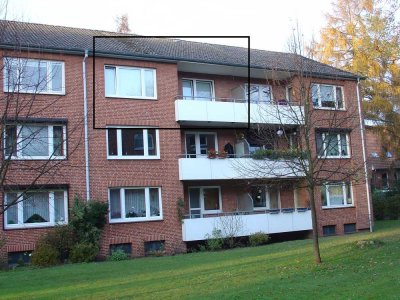 Ansprechende und gepflegte 3-Raum-Wohnung mit Balkon und Einbauküche in Wedel