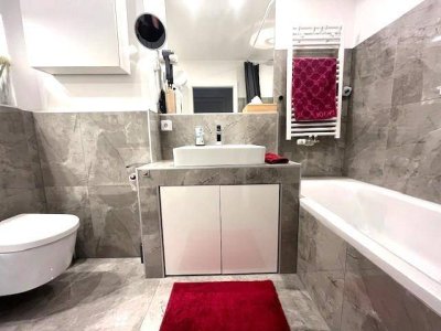 Top-modernisierte ruhige Wohnung mit Kinderzimmer und Loggia!