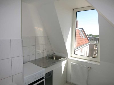Feine möblierte Dachgeschoss Wohnung - 2er WG und Haustier ist OK