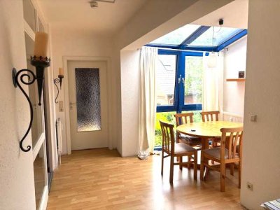 Gepflegte 2,5-Zimmer Wohnung in kleinem, modernem Mehrfamilienhaus in zentraler Lage v. Stade-Hagen