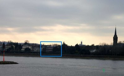 Großzügige Wohnung mit Blick auf den Rhein