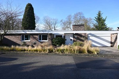 Toplage Mönchengladbach: Architektenbungalow mit traumhaftem Garten