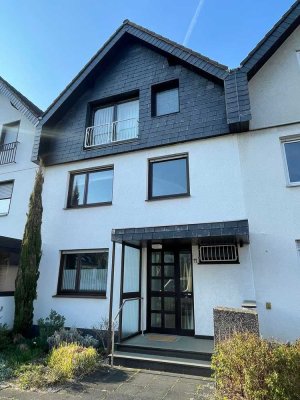 Geräumiges 6-Zimmer Reihenmittelhaus in Köln-Lindweiler mit Garten und Garage