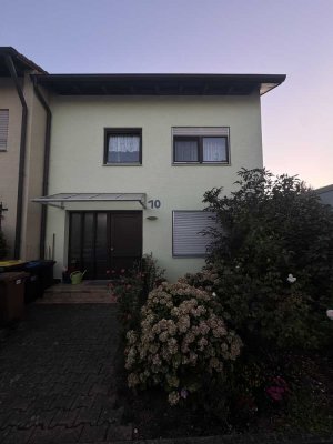 2,5-Zi.-Penthouse-Wohnung mit Wintergarten, Dachterrasse, möbliert in Kornwestheim