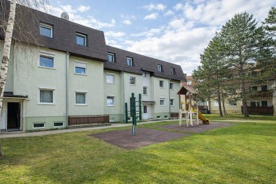 Dachgeschosswohnung mit Loggia und Stellplatz — 3 Zimmer, sofort beziehbar
