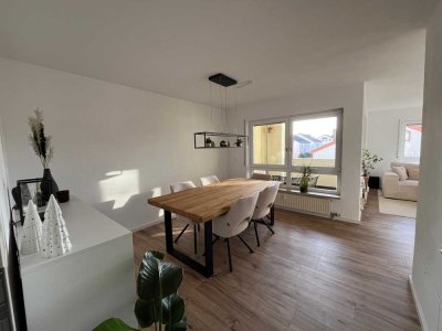 Tolle lichtdurchflutete 2,5-Zimmerwohnung mit Einbauküche