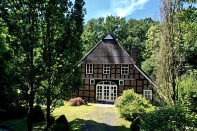 Historisches Fachwerkhaus am Kanal – viel Platz in naturnaher Lage