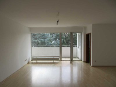 schöne, helle 2-Zimmer-Wohnung mit großem Süd-Balkon
