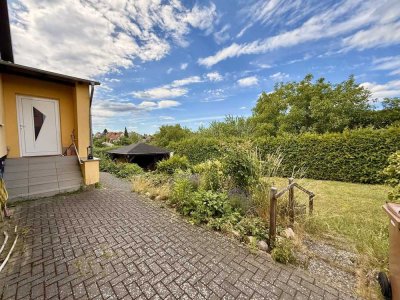 EINZUG IM HERBST 2025 | DHH mit Pool, Nebengelass und weiteren EXTRAS!