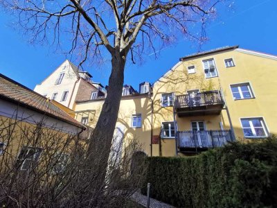 2-Zimmer-Eigentumswohnung in Regensburg-Altstadt – Dachterrasse, Wellnessbad & Donaunähe