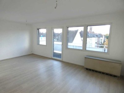 zentrale 2,5 Zimmer mit zwei Balkonen im DG ab 01.04.2026