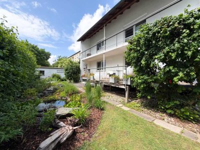 Charmantes Ein- oder Zweifamilienhaus mit großem Garten und Doppelgarage in Bayreuth
