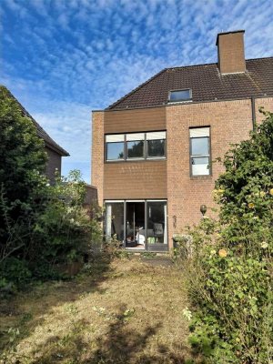Großzügige Doppelhaushälfte mit Garten und Ausbaureserve in Wesel Obrighoven/ Lauerhaas