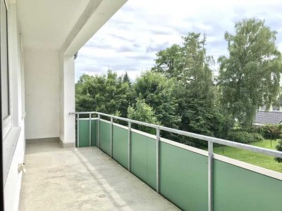 2 Bäder und Balkon: Schöne 4-Zimmer-Wohnung sucht Nachmieter!