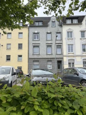 Hochwertige, komplett sanierte Dachgeschosswohnung