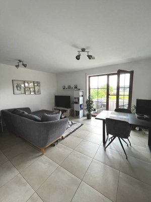 Moderne 2-Zimmer Wohnung im OG mit Balkon im Niedrigenergiehaus