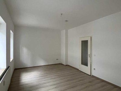 Gepflegte 3-Zimmer-Wohnung sofort bezugsfertig + zentral gelegen