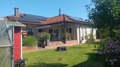 Bungalow - neu renoviert - höchste Energieeffizienz - vielfältige Wohlfühlfaktoren in Rösa
