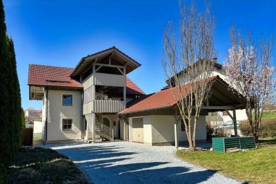Wohnen mit Perspektive: Vielseitiges Zuhause mit separater Dachgeschosswohnung in Bogen