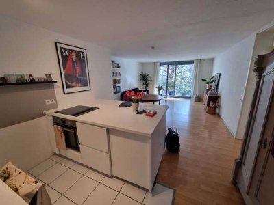 Exklusive 2-Zimmer-Wohnung direkt am Seerhein mit großem Balkon