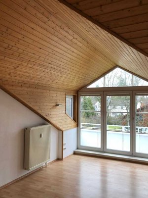 Stilvolle, gepflegte 2-Zimmer-Dachgeschosswohnung in München Solln