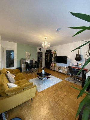 Vollmöblierte 2-Zimmer-Wohnung mit Balkon &amp; Tiefgaragenplatz zur Untermiete [Telefonnummer entfernt])