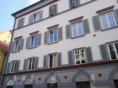 Stilvoll sanierter Altbau: 4,5-Zimmerwohnung mit Balkon & moderner Einbauküche