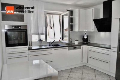 * Charmante  4 Zi. Wohnung mit Garage *