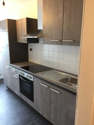 Erstbezug nach Modernisierung mit EBK und Balkon: ansprechende 3-Zimmer-DG-Wohnung in HB-Hemelingenn