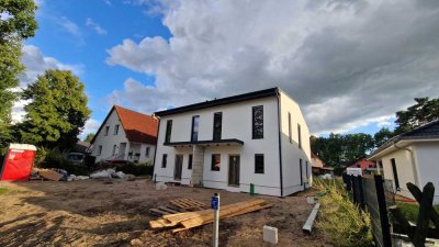 Erstbezug! Hochwertige A+ Neubau Doppelhaushälften mit Terrasse, großem Garten, PV-Anlage,