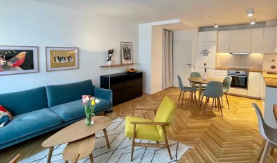 Hochwertig möblierte 2-Zimmer-Wohnung mit großem Balkon in Bestlage Glockenbach