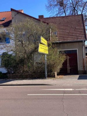Kleines sanierungsbedürftiges Stadtwohnhaus im Zentrum von Köthen