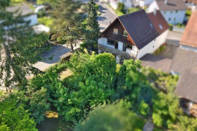 Naturnah Wohnen: Hinterhaus mit großem Grundstück und Ausbaupotenzial