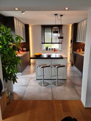 1800 € - 97 m² - 3.0 Zi.