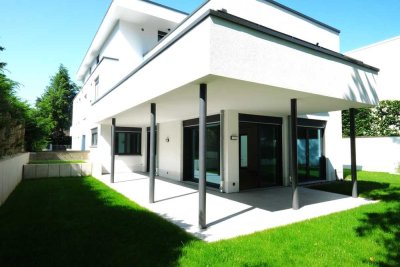 Erdgeschoss-Wohnung, Garten, hochwertige Ausstattung, Tiefgaragenplatz