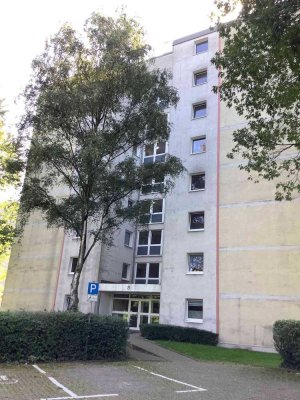 Sonnig helle 2 Zimmer mit schönem Balkon; 2er WG geeignet