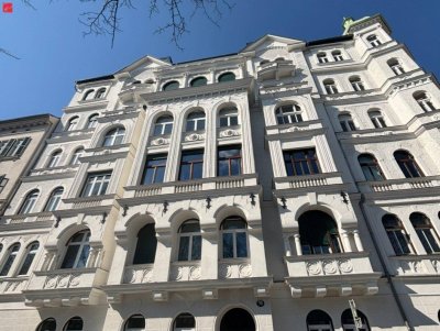 Modernisierter Altbau mit Abendsonne