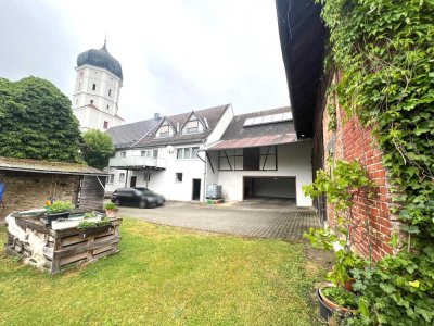 Großzügiges Anwesen mit Mehrfamilienhaus, Stadel und Nebengebäude
