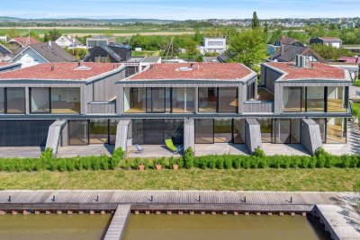 Exquisite Ferienwohnung mit eigenem Seezugang und Bootsanlegeplatz