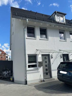 Schöne 4,5 Zimmer-Reihenhaus-Wohnung in Bayreuth-Oberkonnersreuth