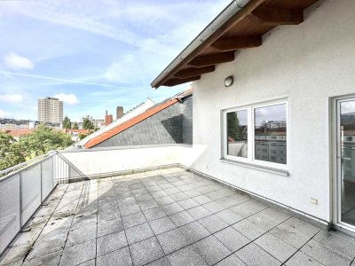 Außergewöhnliche Dachgeschoss-/Penthousewohnung mit 4 Terrassen in beliebter Lage