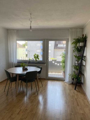 Gemütliche möbelierte Wohnung mit Balkon und Stellplatz zur Zwischenmiete