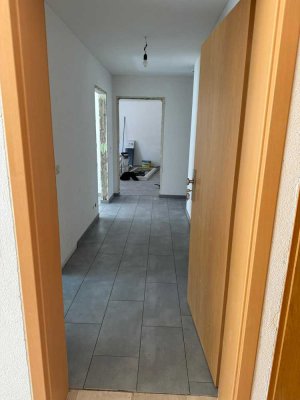 Erstbezug nach Sanierung: 3ZKB Erdgeschosswohnung in Engelstadt mit Terrasse & Stellplatz