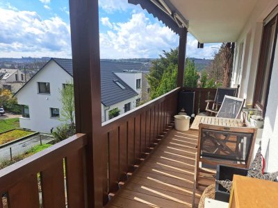 Exklusive, gepflegte 2-Zimmer-Hochparterre-Wohnung mit Balkon und Einbauküche in Oberboihingen