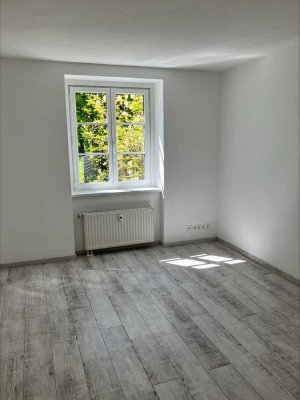 3-Raumwohnung perfekt für Paare, mit Tageslichtbad und Wanne in ruhiger Lage