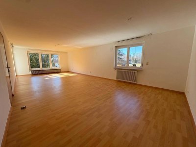 Ruhiges Wohnen im Grünen mit Stadtnähe – frisch sanierte 145 m² mit Garten, Garage &amp; großem Balkon (Provisionsfrei)
